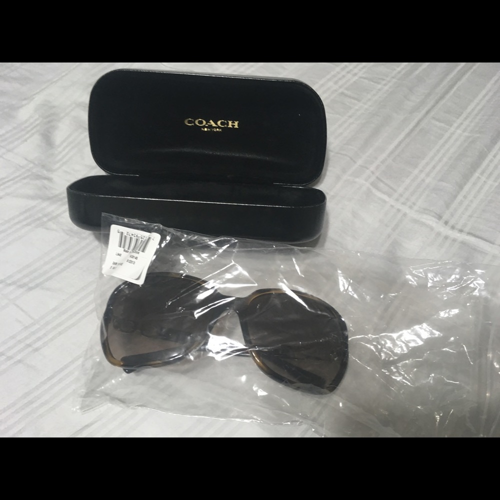 Coach sun glasses